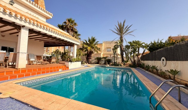 Villa - Återförsäljning - La Manga del Mar Menor - Costa Calida