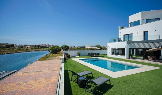 Villa - Återförsäljning - La Manga del Mar Menor - Costa Calida