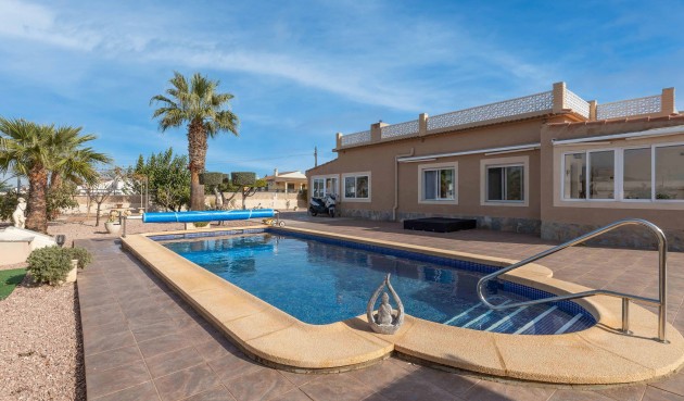 Villa - Återförsäljning - La Marina - Costa Blanca