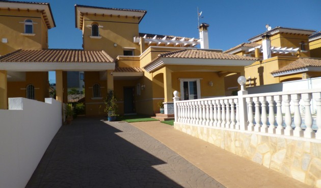 Villa - Återförsäljning - La Zenia - Costa Blanca