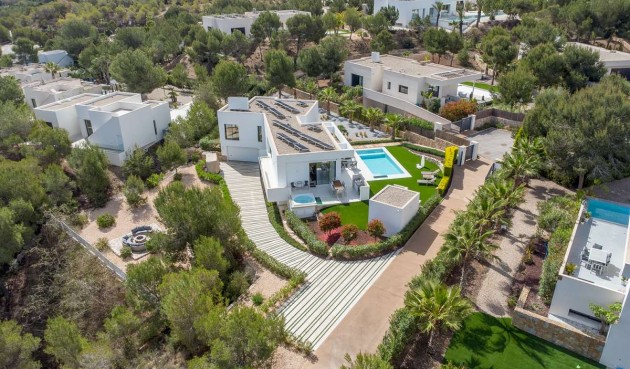 Villa - Återförsäljning - Las Colinas Golf - BO-74395