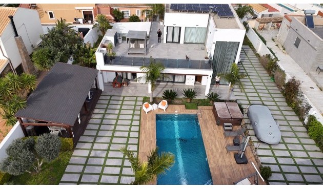 Villa - Återförsäljning - Los Balcones - Costa Blanca