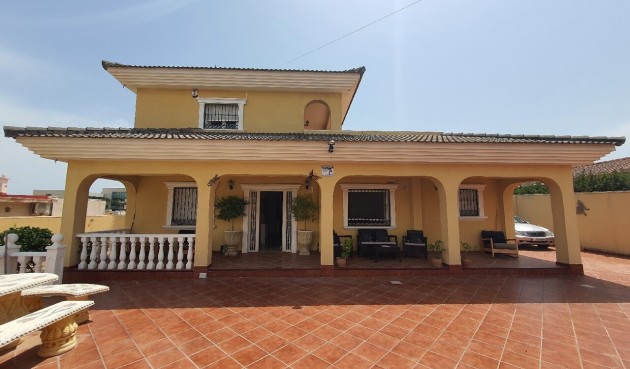 Villa - Återförsäljning - Los Balcones - Costa Blanca