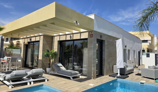 Villa - Återförsäljning - Los Montesinos - Costa Blanca