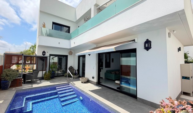 Villa - Återförsäljning - Los Montesinos - Costa Blanca