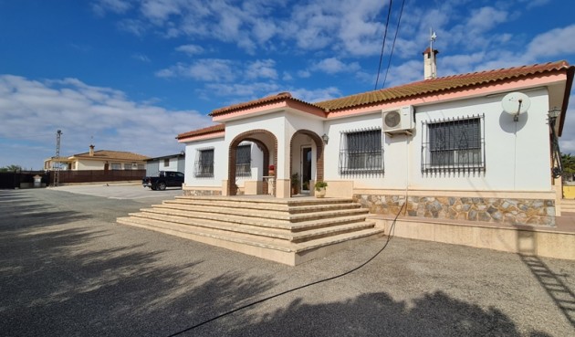 Villa - Återförsäljning - Orihuela - BO-11628
