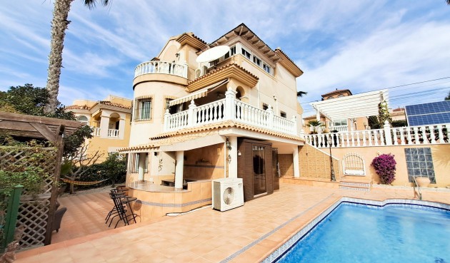 Villa - Återförsäljning - Orihuela Costa - Altos De Campoamor