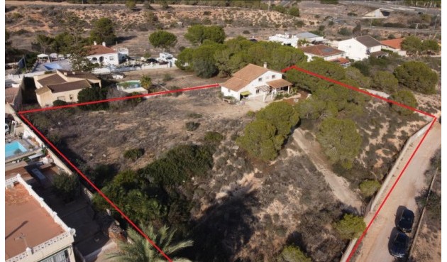 Villa - Återförsäljning - Orihuela Costa - BO-36135