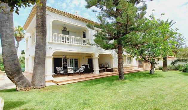 Villa - Återförsäljning - Orihuela Costa - BO-57343