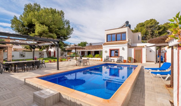 Villa - Återförsäljning - Orihuela Costa - Costa Blanca