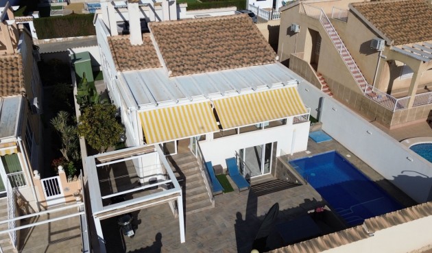 Villa - Återförsäljning - Orihuela Costa - Costa Blanca