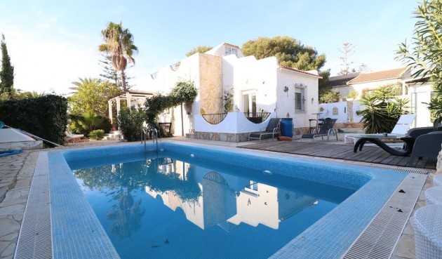 Villa - Återförsäljning - Orihuela Costa - Costa Blanca