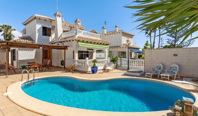 Villa - Återförsäljning - Orihuela Costa - La Zenia