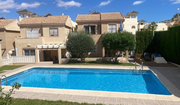 Villa - Återförsäljning - Orihuela - Inland