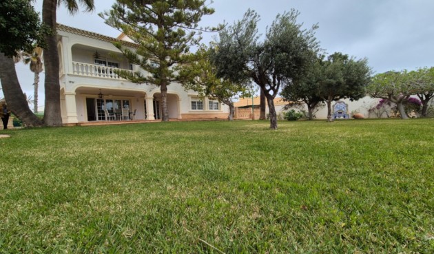 Villa - Återförsäljning - Orihuela - Inland