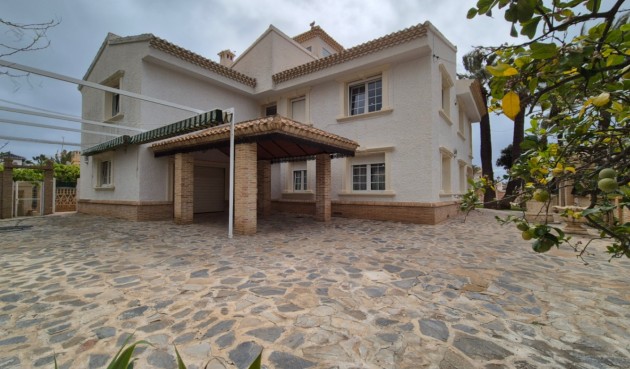 Villa - Återförsäljning - Orihuela - Inland