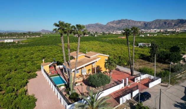 Villa - Återförsäljning - Orihuela - Inland