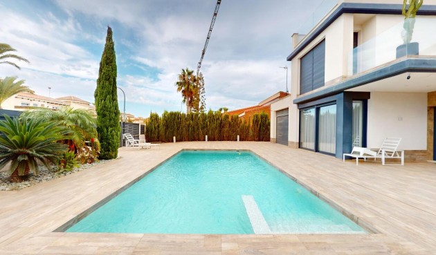 Villa - Återförsäljning - Playa Honda - BO-51438