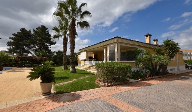 Villa - Återförsäljning - San Fulgencio - Costa Blanca