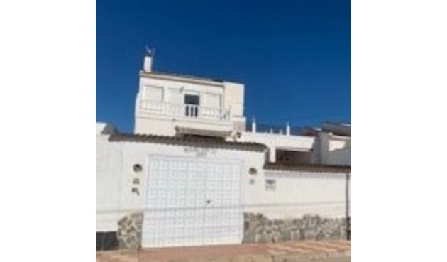 Villa - Återförsäljning - San Luis - Inland
