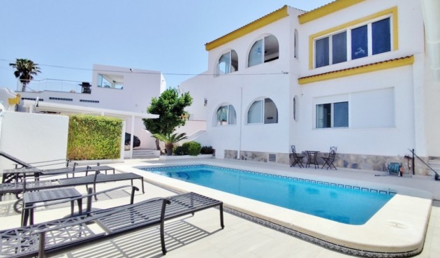 Villa - Återförsäljning - San Miguel de Salinas - Inland