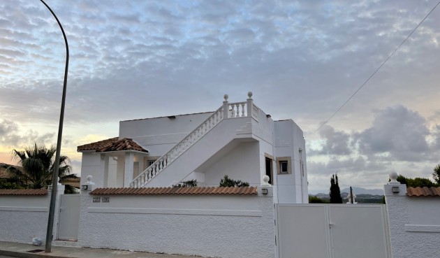 Villa - Återförsäljning - San Miguel de Salinas - Inland