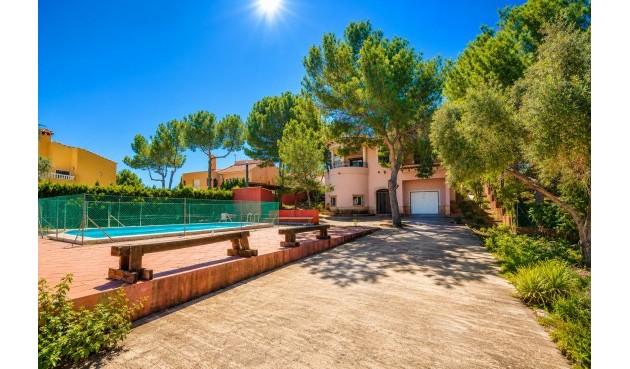 Villa - Återförsäljning - San Miguel de Salinas - Inland