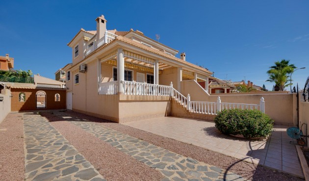 Villa - Återförsäljning - Torrevieja - Costa Blanca