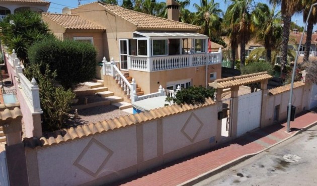 Villa - Återförsäljning - Torrevieja - Costa Blanca