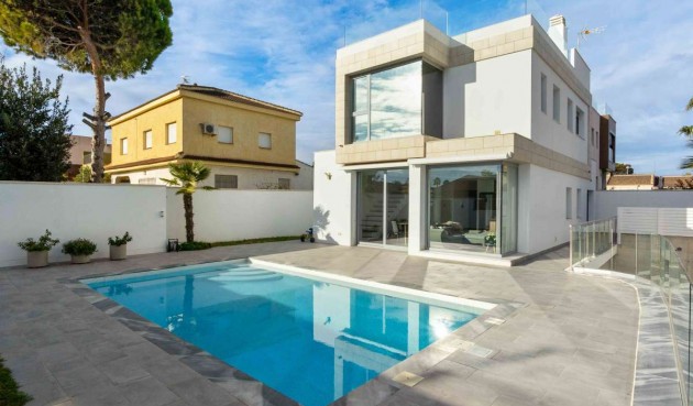 Villa - Återförsäljning - Torrevieja - Costa Blanca