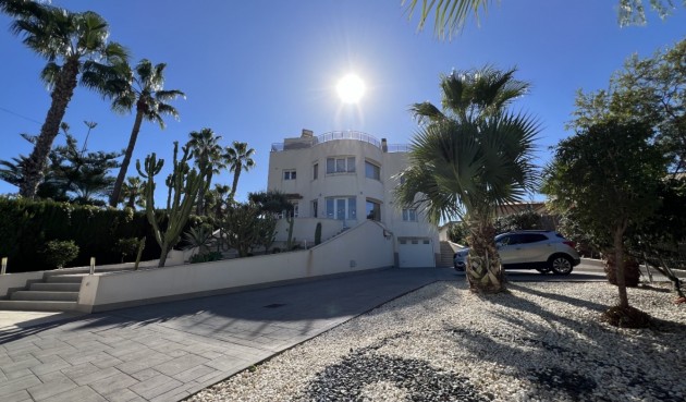 Villa - Återförsäljning - Torrevieja - Costa Blanca