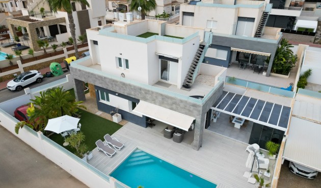 Villa - Återförsäljning - Torrevieja - Costa Blanca