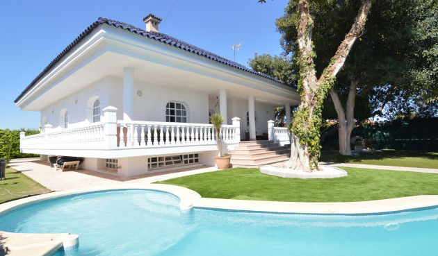 Villa - Återförsäljning - Torrevieja - Costa Blanca