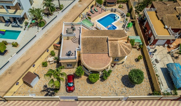 Villa - Återförsäljning - Torrevieja - Costa Blanca