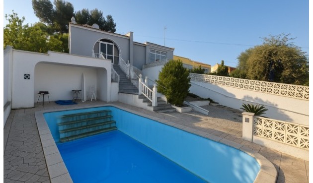 Villa - Återförsäljning - Torrevieja - Costa Blanca