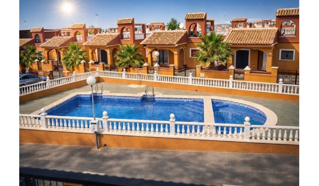 Villa - Återförsäljning - Torrevieja - Costa Blanca