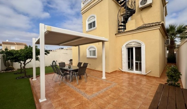 Villa - Återförsäljning - Torrevieja - Costa Blanca
