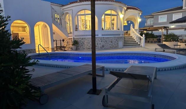 Villa - Återförsäljning - Torrevieja - Costa Blanca