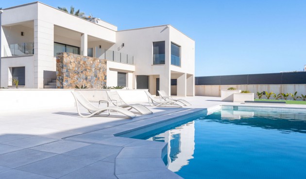 Villa - Återförsäljning - Torrevieja - La Valeta