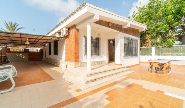 Villa - Återförsäljning - Torrevieja - Los Frutales