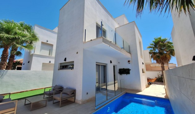 Villa - Återförsäljning - Torrevieja - Los Frutales