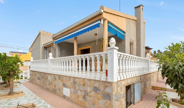 Villa - Återförsäljning - Torrevieja - Nueva Torrevieja