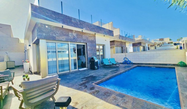 Villa - Återförsäljning - Villamartin - Costa Blanca