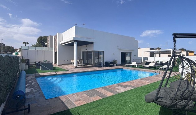Villa - Återförsäljning - Villamartin - Costa Blanca