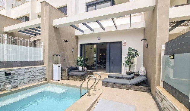 Villa - Återförsäljning - Villamartin - Costa Blanca