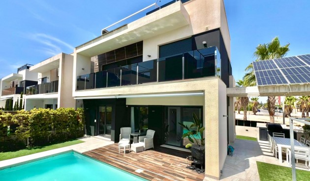 Villa - Brukt - Orihuela Costa - BO-16235