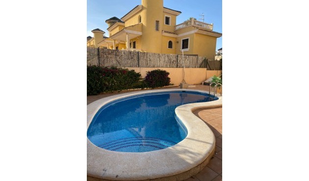 Villa - Brukt - Orihuela Costa - Villamartín-las Filipinas