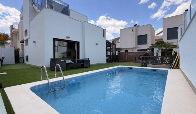 Villa - Brukt - Torrevieja - aguas nuevas
