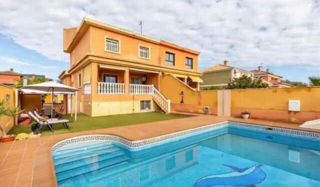 Villa - Brukt - Torrevieja - BO-58819