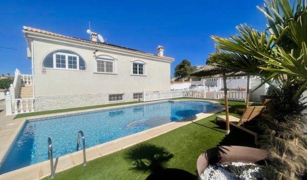 Villa - Brukt - Urb. La Marina - Inland